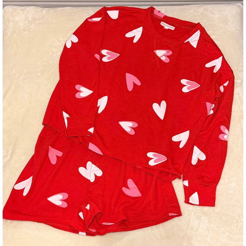 Grayson Threads Hearts Pajama L NWOT Red Long Sleeve Shorts
Lounge Set